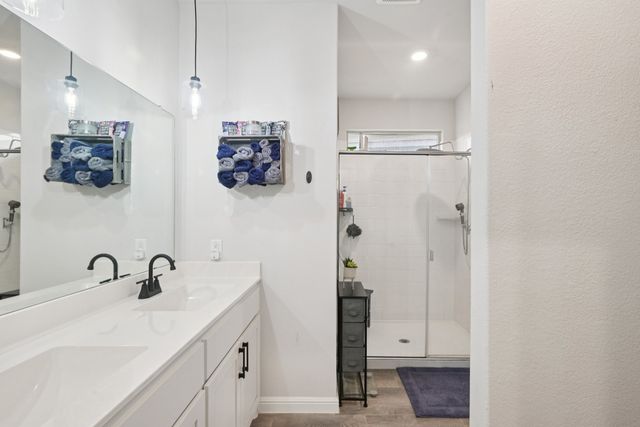 125 Orchard Pines Place, Boyd, TX 76023