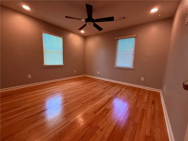 108 SE 13th Street, Bentonville, AR 72712