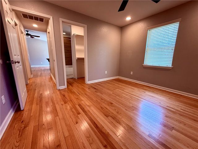 108 SE 13th Street, Bentonville, AR 72712