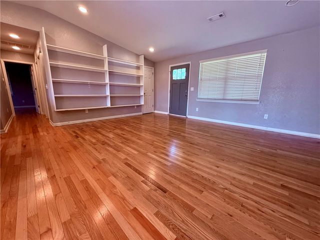 108 SE 13th Street, Bentonville, AR 72712