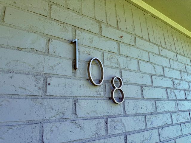 108 SE 13th Street, Bentonville, AR 72712