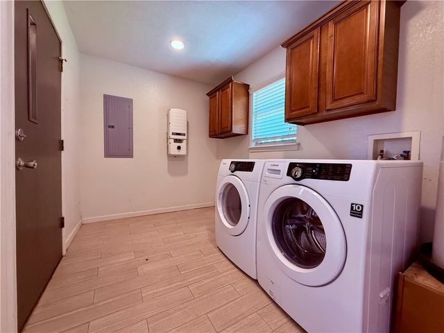 108 SE 13th Street, Bentonville, AR 72712
