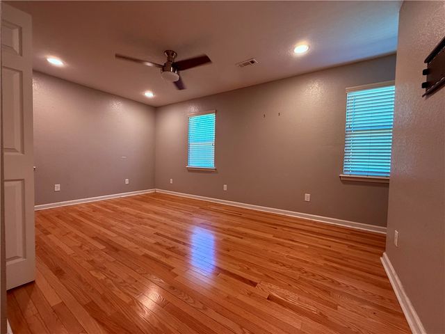 108 SE 13th Street, Bentonville, AR 72712