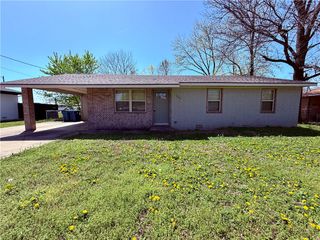 108 SE 13th Street, Bentonville, AR 72712