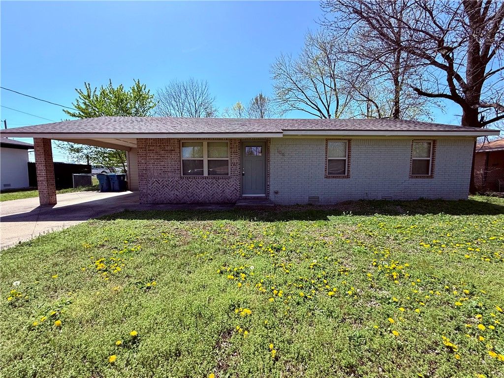 108 SE 13th Street, Bentonville, AR 72712