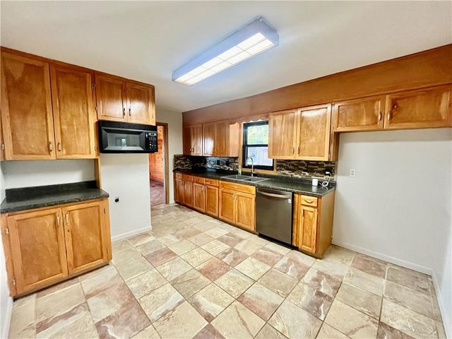 1612 Country Club Road, Atchison, KS 66002