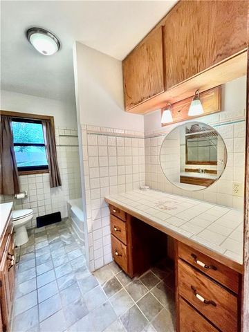 1612 Country Club Road, Atchison, KS 66002