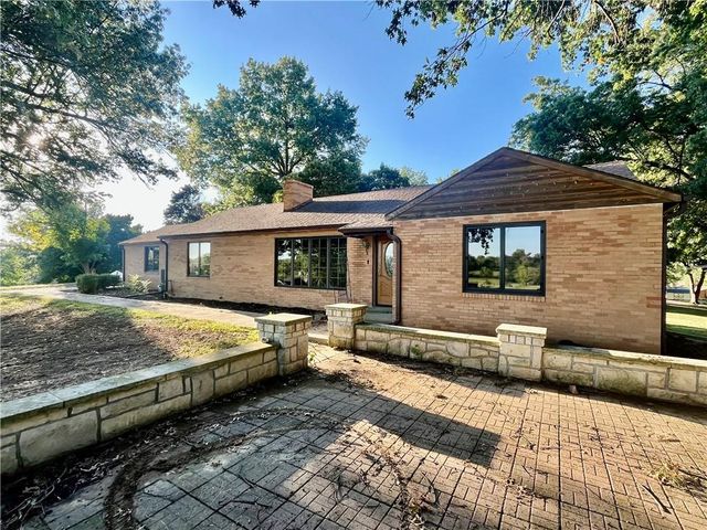 1612 Country Club Road, Atchison, KS 66002