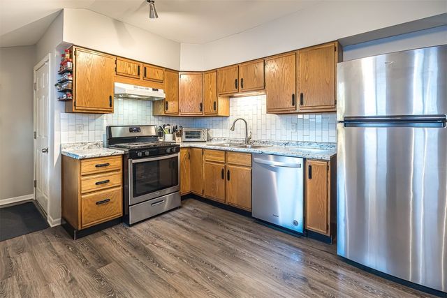 2124 PLUM Street, Erie, PA 16502