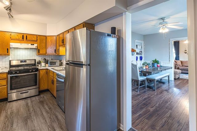 2124 PLUM Street, Erie, PA 16502