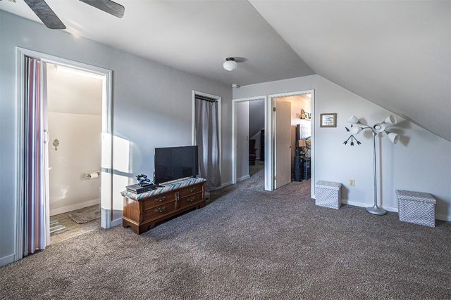 2124 PLUM Street, Erie, PA 16502