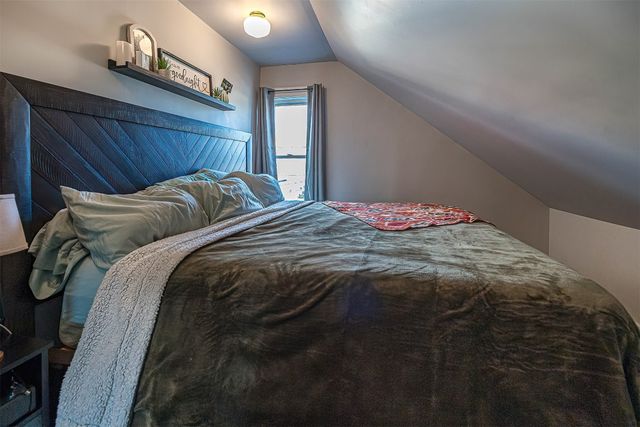 2124 PLUM Street, Erie, PA 16502