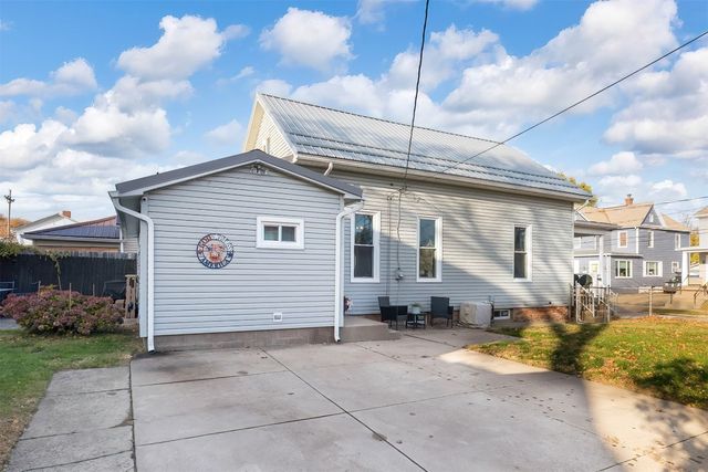 2124 PLUM Street, Erie, PA 16502