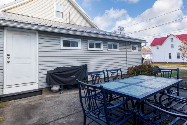 2124 PLUM Street, Erie, PA 16502