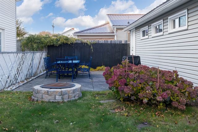 2124 PLUM Street, Erie, PA 16502