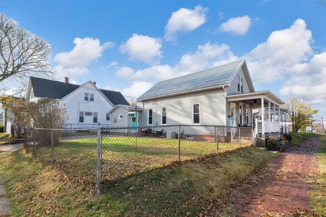 2124 PLUM Street, Erie, PA 16502