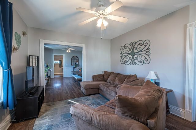 2124 PLUM Street, Erie, PA 16502