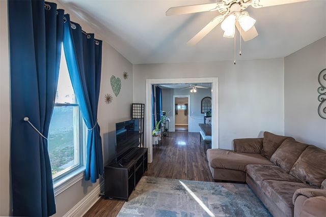 2124 PLUM Street, Erie, PA 16502