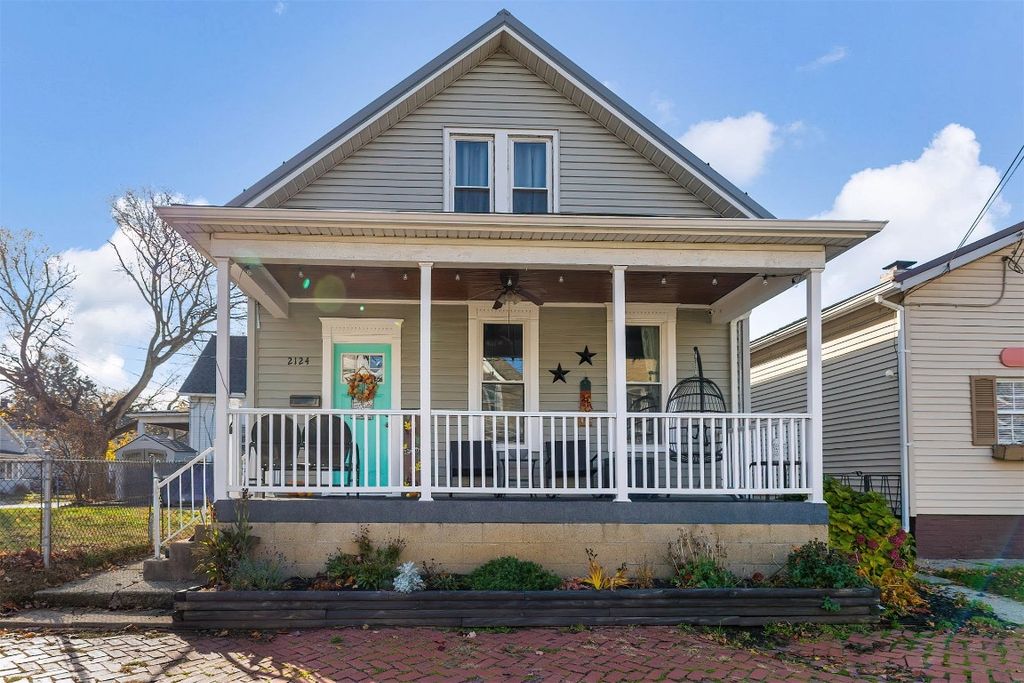 2124 PLUM Street, Erie, PA 16502