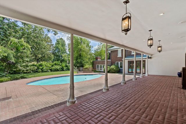 1 BELLEAIR DR, Memphis, TN 38104