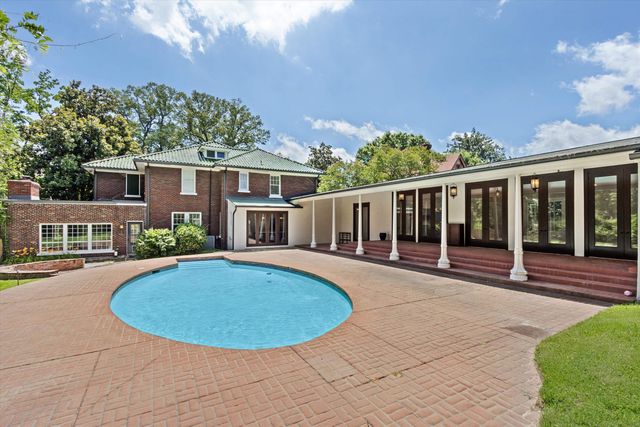 1 BELLEAIR DR, Memphis, TN 38104