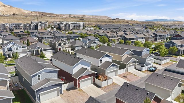 15164 S BATTLE DR, Bluffdale, UT 84065