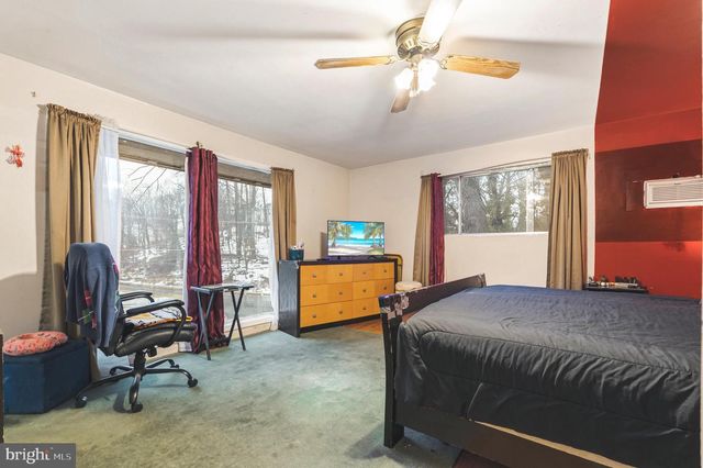 2300 FAIRLAWN ST, Temple Hills, MD 20748