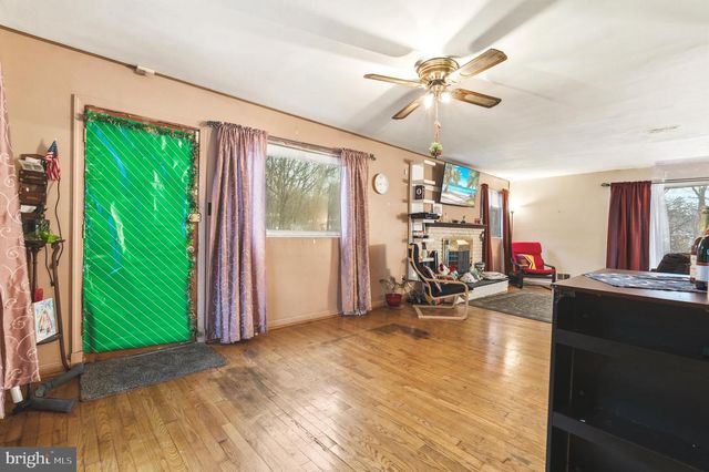 2300 FAIRLAWN ST, Temple Hills, MD 20748