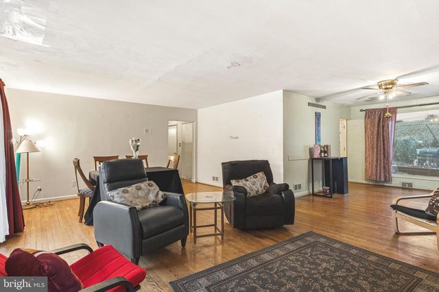 2300 FAIRLAWN ST, Temple Hills, MD 20748