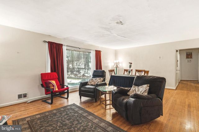 2300 FAIRLAWN ST, Temple Hills, MD 20748