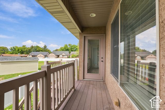 46 E WHITAKER CIR, Kaysville, UT 84037