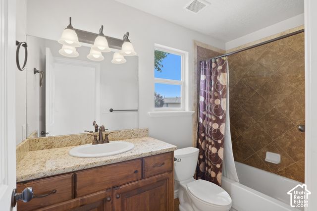 46 E WHITAKER CIR, Kaysville, UT 84037