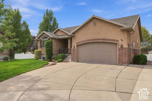 46 E WHITAKER CIR, Kaysville, UT 84037