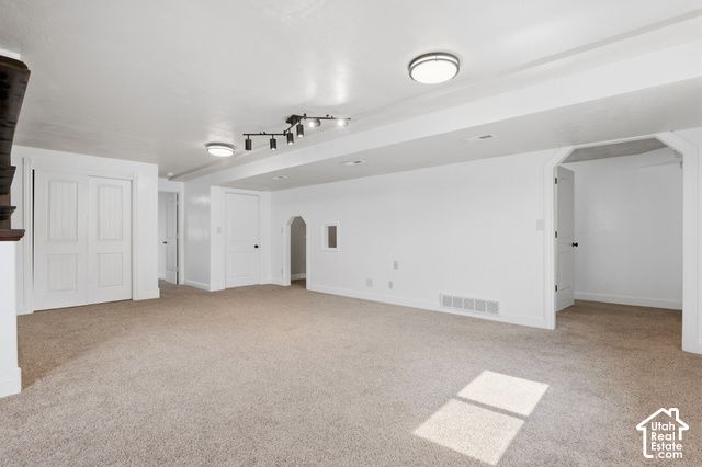 46 E WHITAKER CIR, Kaysville, UT 84037