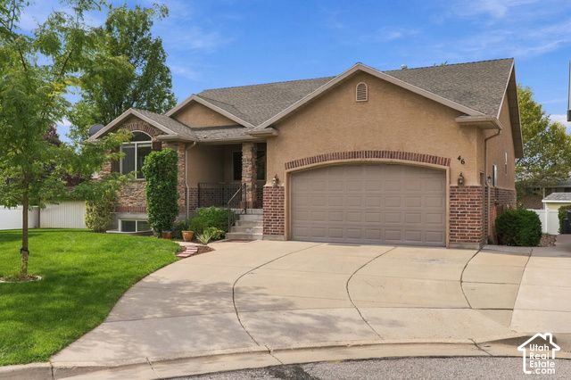 46 E WHITAKER CIR, Kaysville, UT 84037