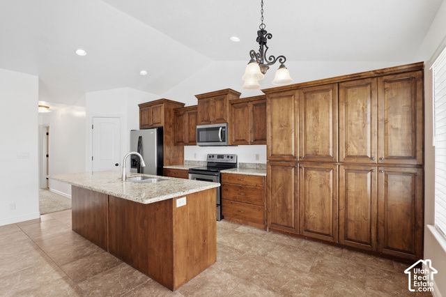 46 E WHITAKER CIR, Kaysville, UT 84037