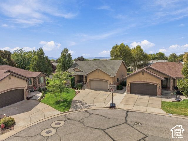 46 E WHITAKER CIR, Kaysville, UT 84037