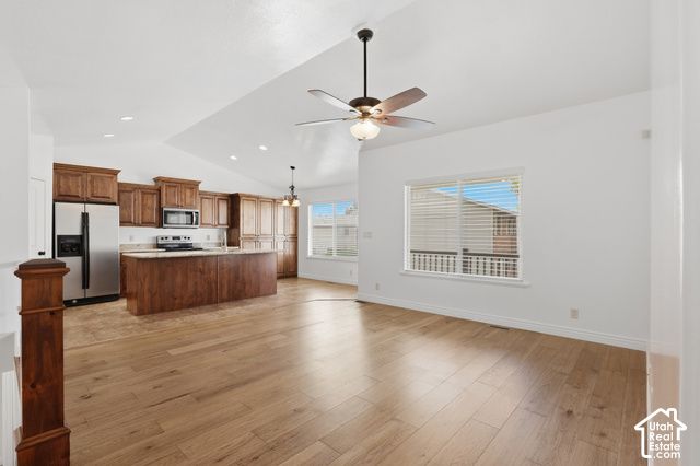 46 E WHITAKER CIR, Kaysville, UT 84037