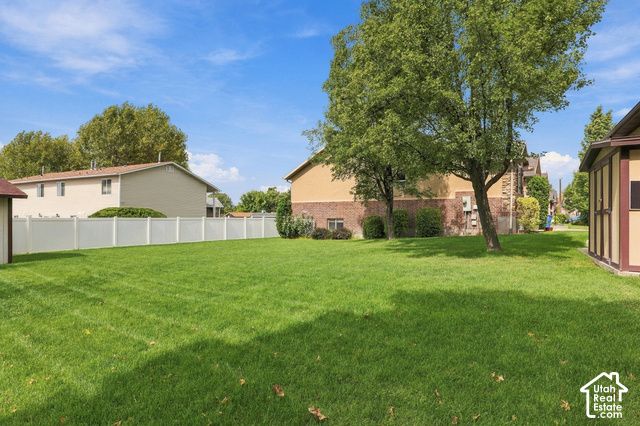 46 E WHITAKER CIR, Kaysville, UT 84037