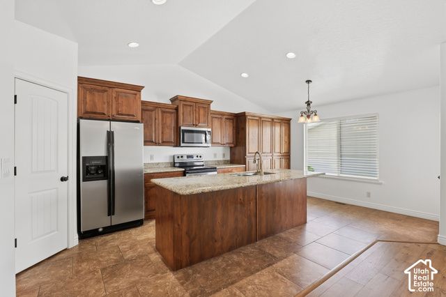 46 E WHITAKER CIR, Kaysville, UT 84037