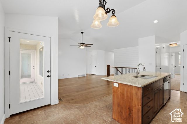 46 E WHITAKER CIR, Kaysville, UT 84037