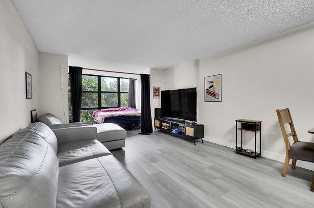 1000 Parkview Drive Unit 306, Hallandale Beach, FL 33009