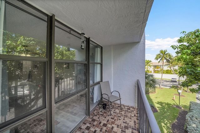 1000 Parkview Drive Unit 306, Hallandale Beach, FL 33009