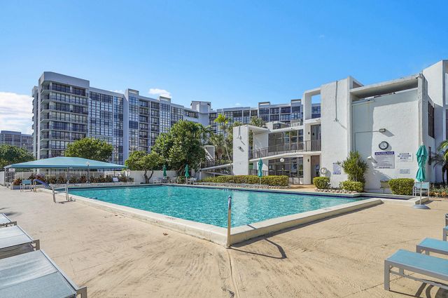 1000 Parkview Drive Unit 306, Hallandale Beach, FL 33009