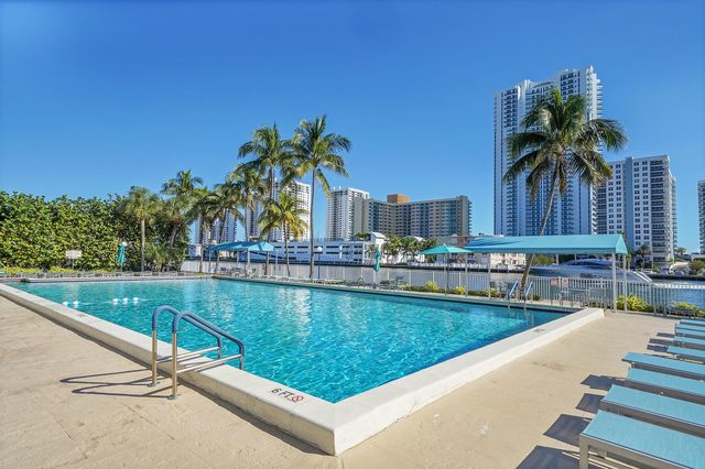 1000 Parkview Drive Unit 306, Hallandale Beach, FL 33009