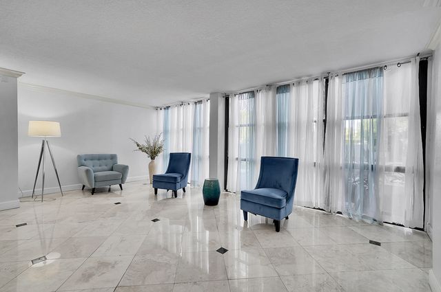 1000 Parkview Drive Unit 306, Hallandale Beach, FL 33009