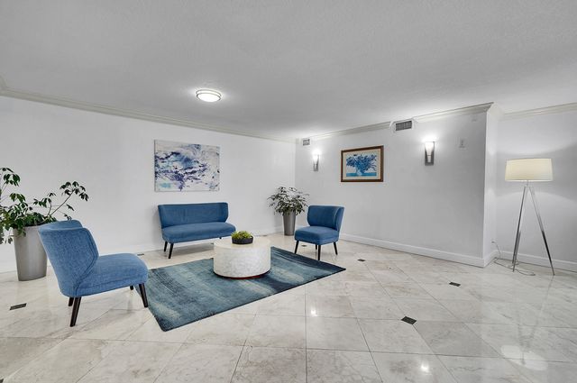 1000 Parkview Drive Unit 306, Hallandale Beach, FL 33009
