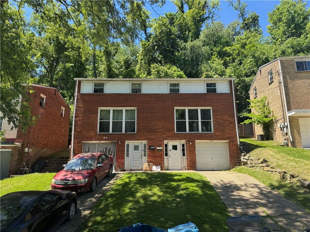 445-447 Idlewood Rd, Penn Hills, PA 15235