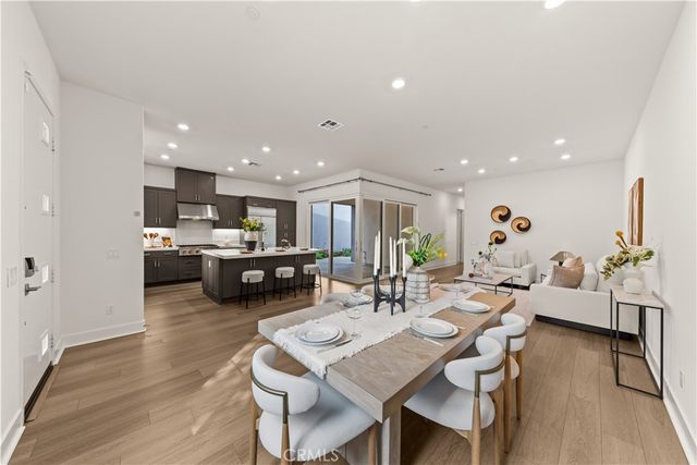 372 Baluster, Irvine, CA 92618