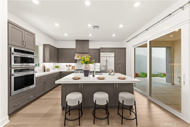 372 Baluster, Irvine, CA 92618